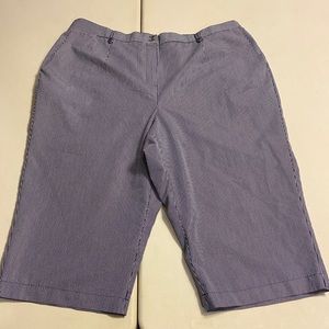 Alfred Dunner Blue and White Stripe Short Capri - Size 24W